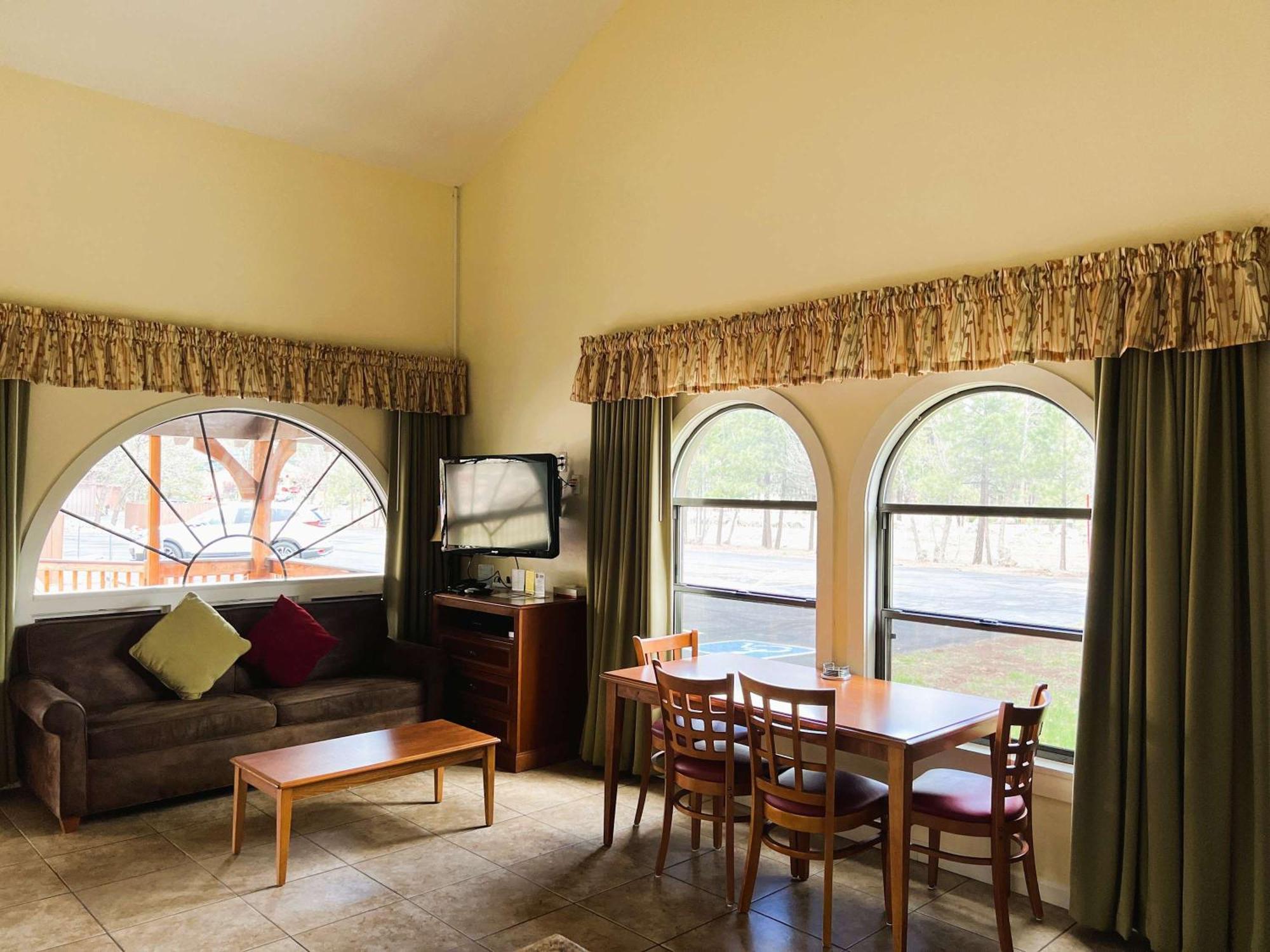 Roundhouse Resort Пайнтоп-Лейксайд Стая снимка